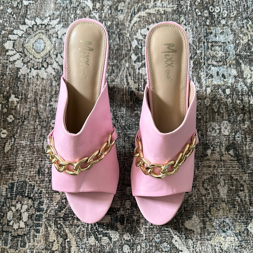 Mixx Shuz Pink Slide Sandals with Gold Chain